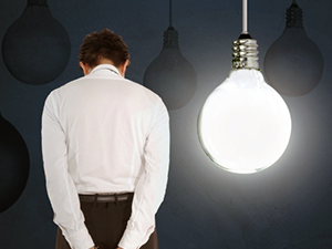 シュンとしている男性